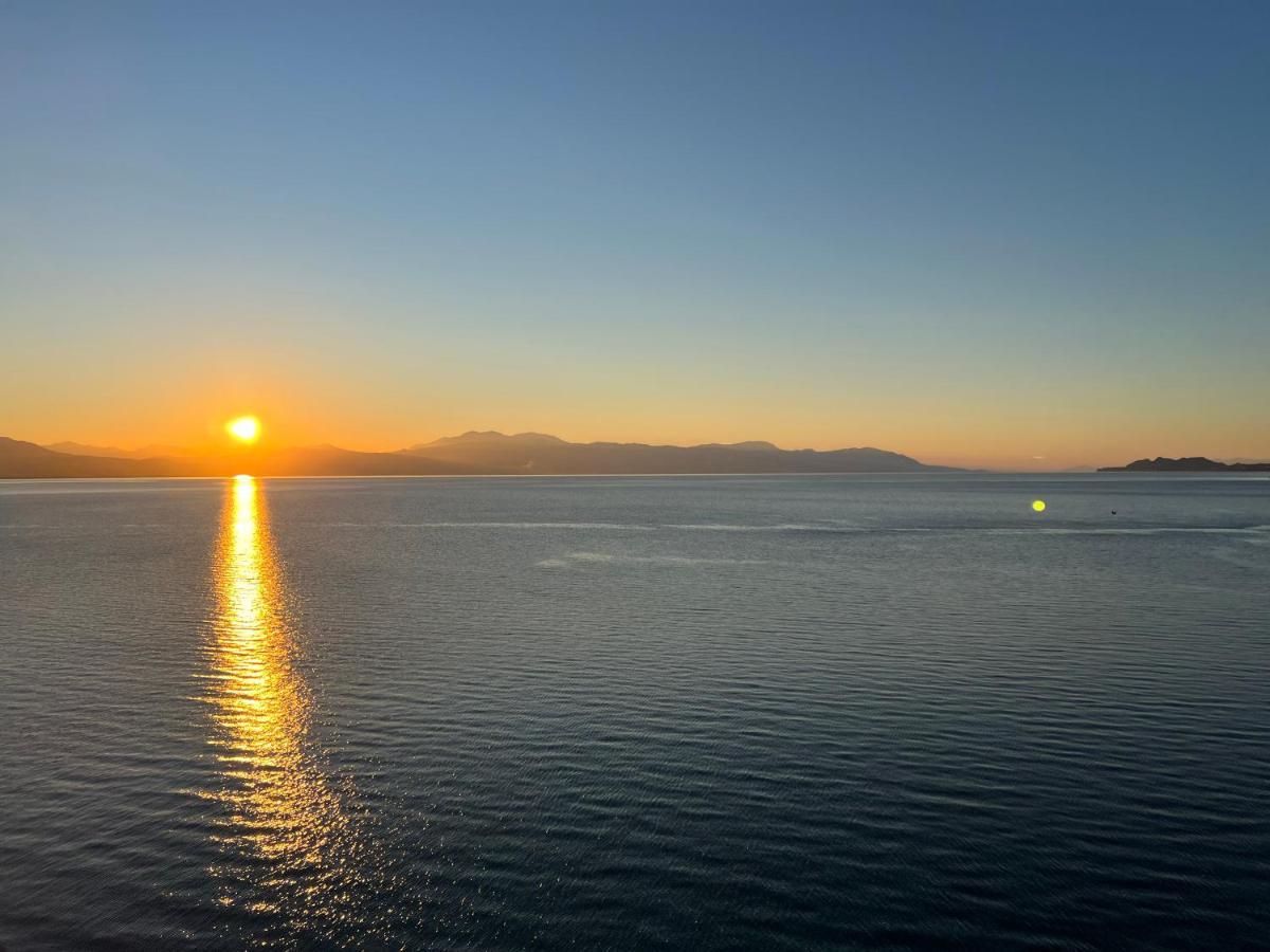 Loutraki Sunset Apartment Buitenkant foto